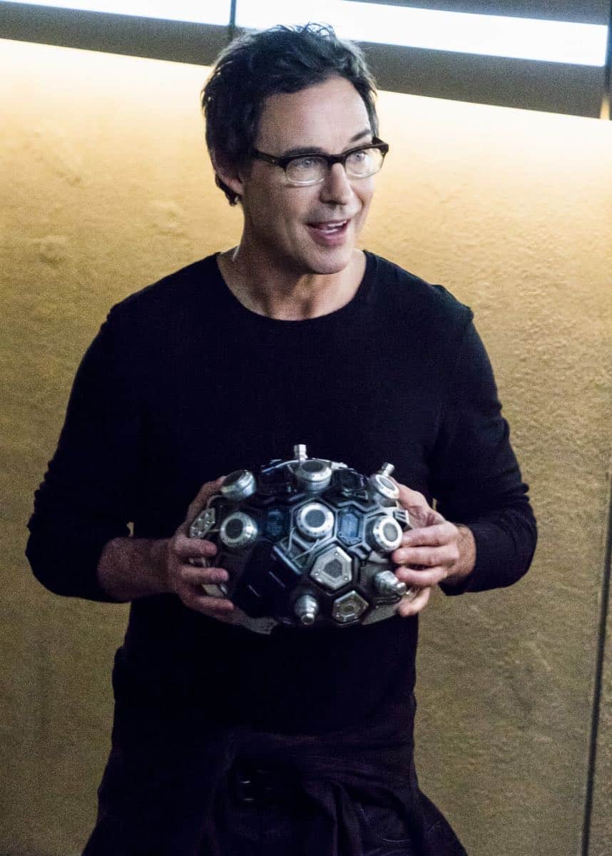 The Flash -- "Lose Yourself" -- Image Number: FLA418b_0365b.jpg -- Pictured: Tom Cavanagh as Harrison Wells -- Photo: Katie Yu/The CW -- é 2018 The CW Network, LLC. All rights reserved