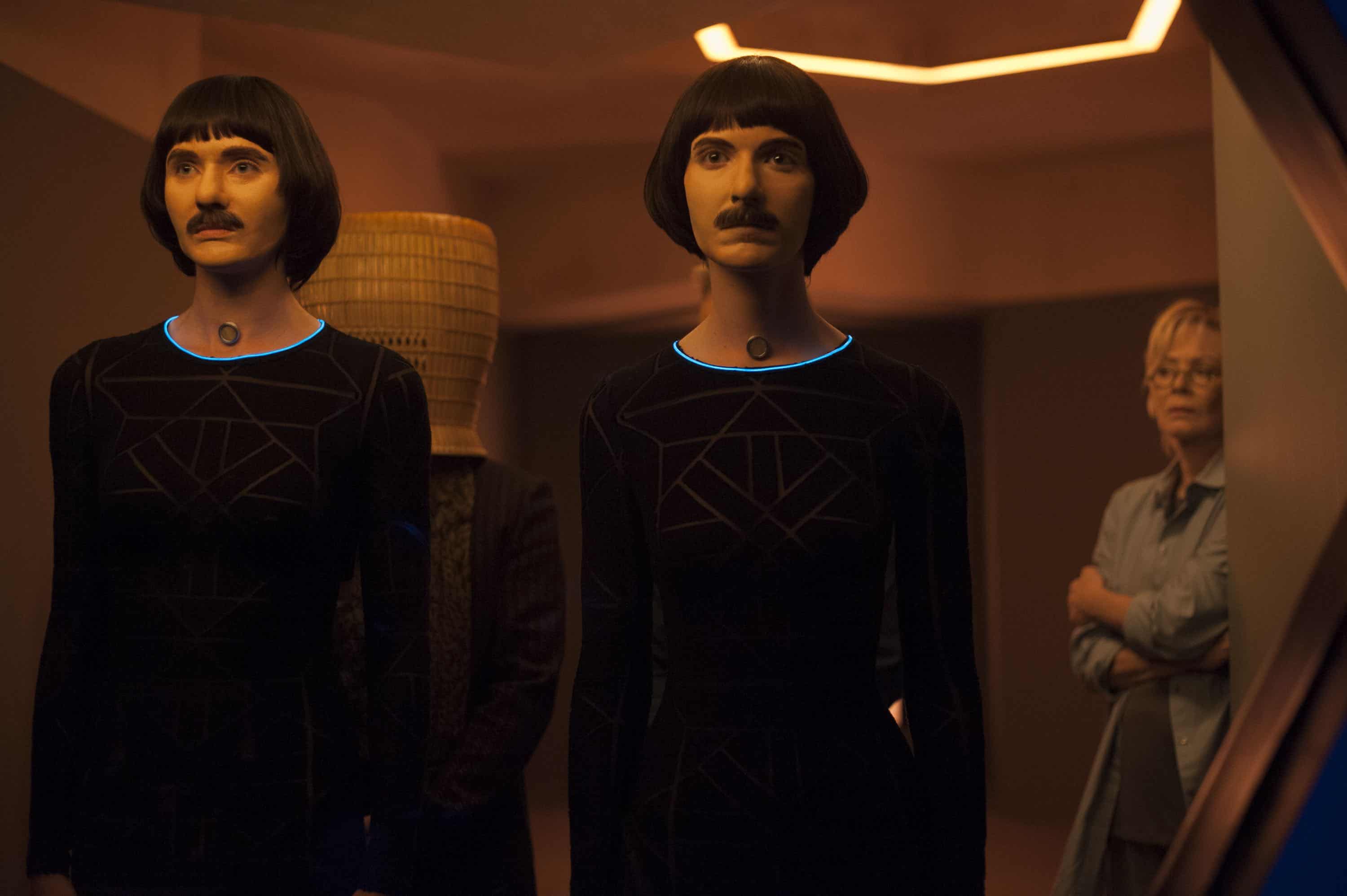LEGION -- "Chapter 11" - Season 2, Episode 3 (Airs Tuesday, April 17, 10:00 pm/ep) -- Pictured: Jean Smart as Melanie Bird. CR: Suzanne Tenner/FX LEGION -- "Chapter 11" - Season 2, Episode 3 (Airs Tuesday, April 17, 10:00 pm/ep) -- Pictured: Jean Smart as Melanie Bird. CR: Suzanne Tenner/FX