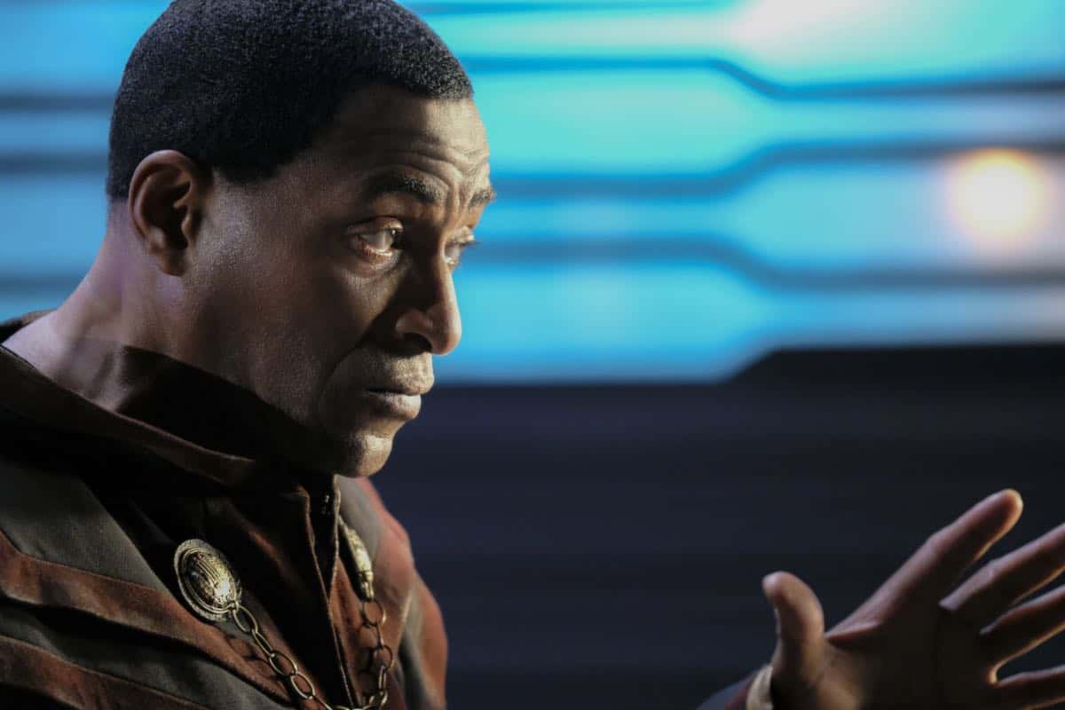 Supergirl -- "In Search of Lost Time" -- Image Number: SPG315a_0192.jpg -- Pictured: Carl Lumbly as Myr'nn J'onzz -- Photo: Robert Falconer/The CW -- é 2018 The CW Network, LLC. All Rights Reserved.