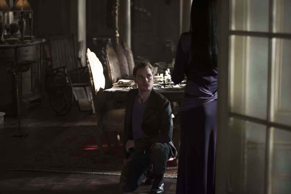 SHADOWHUNTERS - "A Window Into an Empty Room" - Clary teams up with Magnus to investigate a recent demon attack. Simon is stunned with he’s visited by someone he never thought he’d see again, and who now won’t seem to leave. Meanwhile, Izzy worries about dinner with her family and a special guest and Luke reaches out to Maryse. This episode of "Shadowhunters" airs Tuesday, April 24 (8:00 - 9:00 p.m. EDT) on Freeform. (Freeform/John Medland) DOMINIC SHERWOOD