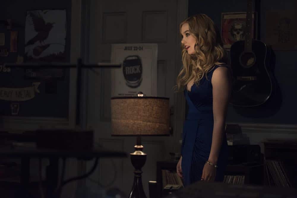 SHADOWHUNTERS - "A Window Into an Empty Room" - Clary teams up with Magnus to investigate a recent demon attack. Simon is stunned with he’s visited by someone he never thought he’d see again, and who now won’t seem to leave. Meanwhile, Izzy worries about dinner with her family and a special guest and Luke reaches out to Maryse. This episode of "Shadowhunters" airs Tuesday, April 24 (8:00 - 9:00 p.m. EDT) on Freeform. (Freeform/John Medland) TESSA MOSSEY