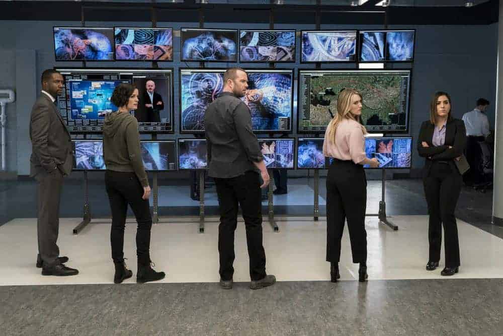 BLINDSPOT -- "Clamorous Night" Episode 318 -- Pictured: (l-r) Rob Brown as Edgar Reade, Jaimie Alexander as Jane Doe, Sullivan Stapleton as Kurt Weller, Ashley Johnson as Patterson, Audrey Esparza as Tasha Zapata -- (Photo by: David Giesbrecht/NBC/Warner Bros) BLINDSPOT -- "Clamorous Night" Episode 318 -- Pictured: (l-r) Rob Brown as Edgar Reade, Jaimie Alexander as Jane Doe, Sullivan Stapleton as Kurt Weller, Ashley Johnson as Patterson, Audrey Esparza as Tasha Zapata -- (Photo by: David Giesbrecht/NBC/Warner Bros)