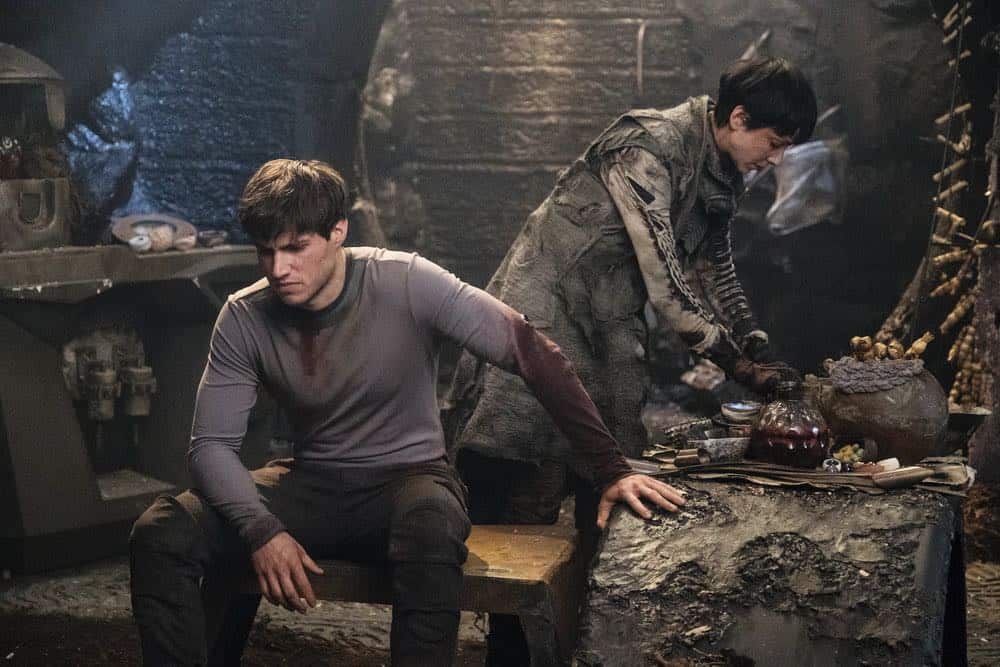 KRYPTON -- "House of Zod" Episode 105 -- Pictured: (l-r) Cameron Cuffe as Seg-El, Sonita Henry as Raika -- (Photo by: Steffan Hill/Syfy)