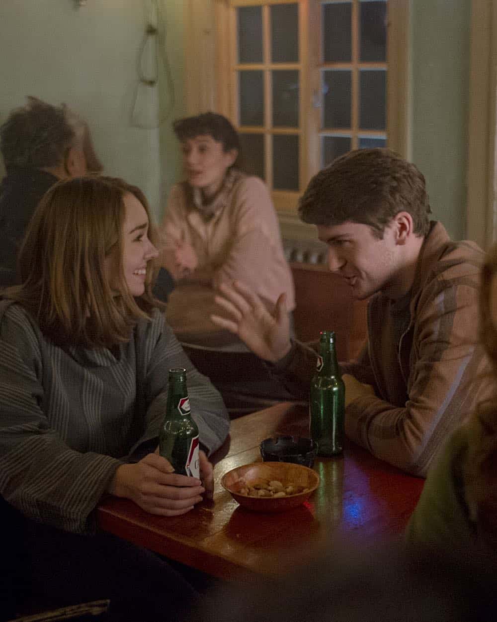 THE AMERICANS -- "The Great Patriotic War" -- Season 6, Episode 5 (Airs Wednesday, April 25, 10:00 pm/ep) -- Pictured: Holly Taylor as Paige Jennings, Colton Ryan as Vince. CR: Jeffrey Neira/FX