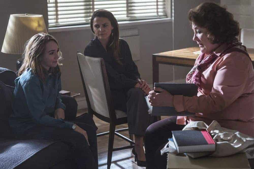 THE AMERICANS -- "The Great Patriotic War" -- Season 6, Episode 5 (Airs Wednesday, April 25, 10:00 pm/ep) -- Pictured: (l-r) Holly Taylor as Paige Jennings, Keri Russell as Elizabeth Jennings, Margo Martindale as Claudia. CR: Eric Liebowitz/FX