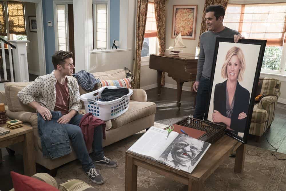 MODERN FAMILY Season 9 Episode 20 Photos Mother | SEAT42F