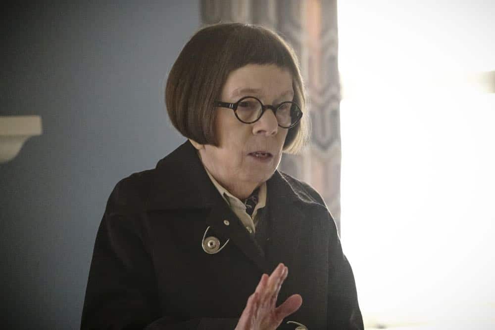 "Reentry" - Pictured: Linda Hunt (Henrietta "Hetty" Lange). Callen, Sam and Nell travel to the Angeles Forest to search for pieces of a failed rocket launch, including a top-secret government device. Also, Hetty tries to help Keane (Jeff Kober) acclimate to life in the states, on NCIS: LOS ANGELES, Sunday, April 29 (9:00-10:00 PM, ET/PT) on the CBS Television Network. Photo: Bill Inoshita/CBS é2018 CBS Broadcasting, Inc. All Rights Reserved.