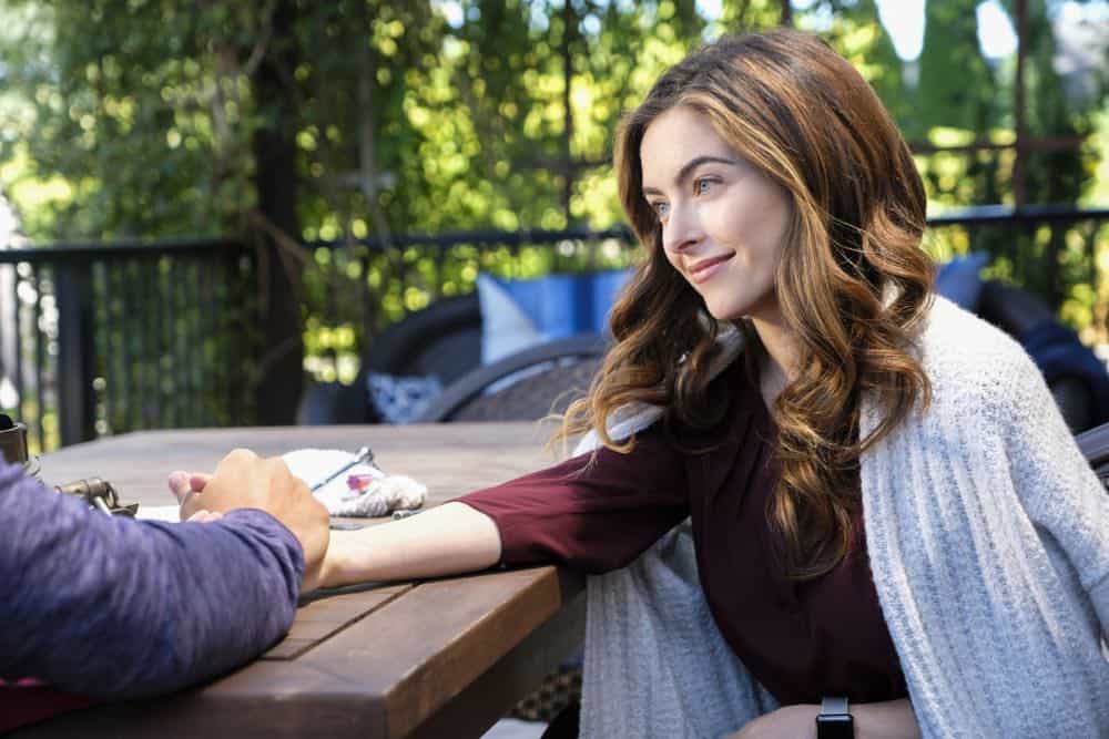 Life Sentence -- "Who Framed Stella Abbott" -- Image Number: LFS106b_0223b.jpg -- Pictured: Brooke Lyons as Elizabeth -- Photo: Bettina Strauss/The CW -- é 2018 The CW Network, LLC. All Rights Reserved.