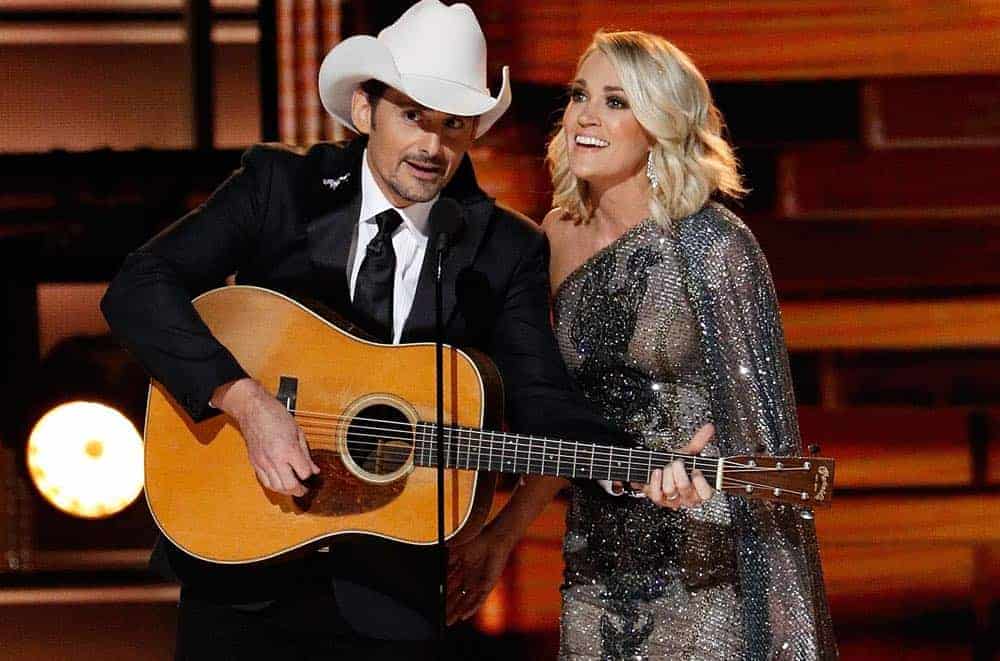 Brad-Paisley-and-Carrie-Underwood-cma-awards