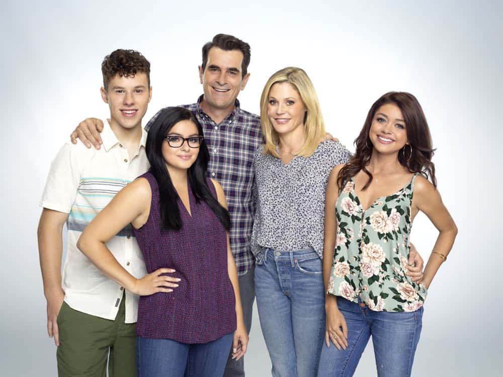 MODERN FAMILY - ABC's "Modern Family" stars Nolan Gould as Luke Dunphy, Ariel Winter as Alex Dunphy, Ty Burrell as Phil Dunphy, Julie Bowen as Claire Dunphy and Sarah Hyland as Haley Dunphy. (ABC/Robert Ashcroft)
