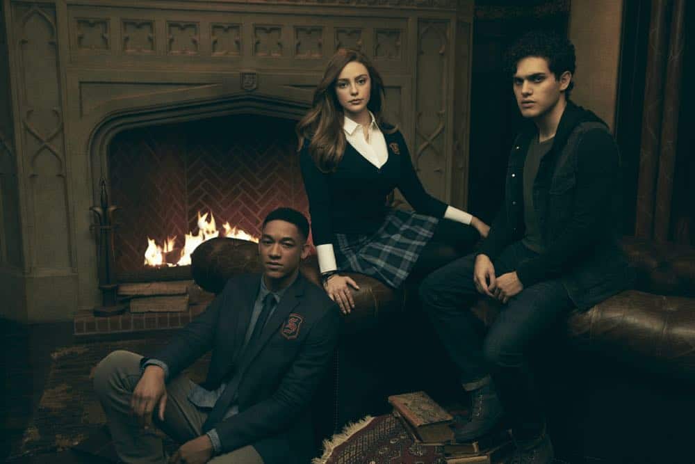 Legacies -- Image Number: LGC1_GROUP_3_0007r.jpg -- Pictured (L-R): Peyton Alex Smith as Rafael, Danielle Rose Russell as Hope, and Aria Shahghasemi as Landon-- Photo: Miller Mobley/The CW -- é 2018 The CW Network, LLC. All Rights Reserved.