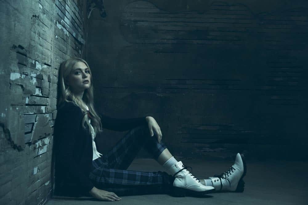 Legacies -- Image Number: LGC1_LIZZIE_0023r.jpg -- Pictured: Jenny Boyd as Lizzie -- Photo: Miller Mobley/The CW -- é 2018 The CW Network, LLC. All Rights Reserved.