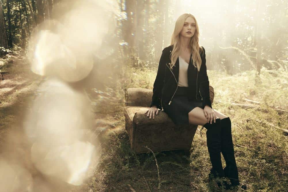 Legacies -- Image Number: LGC1_LIZZIE_0025ra.jpg -- Pictured: Jenny Boyd as Lizzie Saltzman -- Photo: Miller Mobley/The CW -- é 2018 The CW Network, LLC. All Rights Reserved.