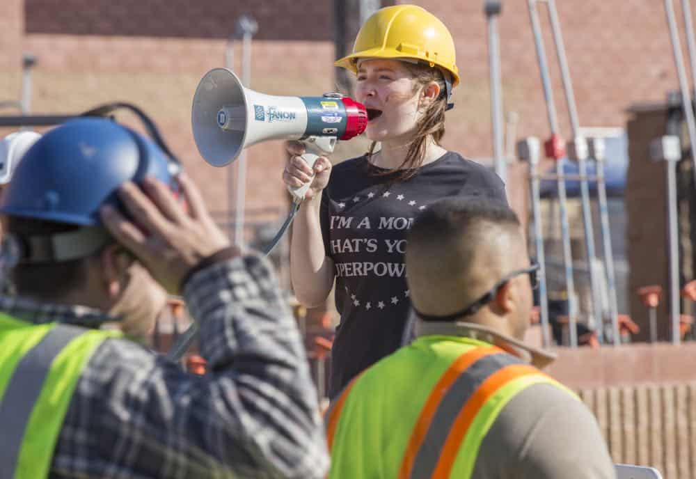 Emma Kenney as Debbie Gallagher in SHAMELESS (Season 9, Episode 02, "Mo White for President"). - Photo: Paul Sarkis/SHOWTIME - Photo ID: SHAMELESS_902_1520
