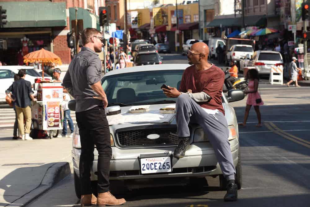 LETHAL WEAPON: L-R: Seann William Scott and Damon Wayans in the "In The Same Boat" season premiere episode of LETHAL WEAPON airing Tuesday, September 25 (9:00-10:00 PM ET/PT) on FOX. ©2018 Fox Broadcasting Co. CR: Ray Mickshaw/FOX