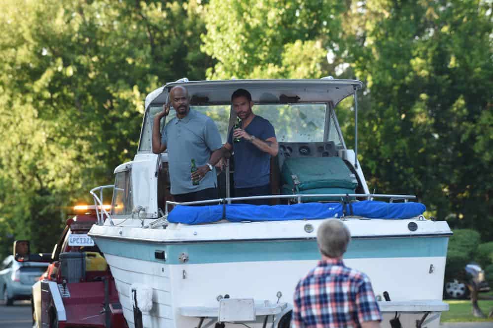 LETHAL WEAPON: L-R: Damon Wayans and Seann William Scott in the "In The Same Boat" season premiere episode of LETHAL WEAPON airing Tuesday, September 25 (9:00-10:00 PM ET/PT) on FOX. ©2018 Fox Broadcasting Co. CR: Ray Mickshaw/FOX