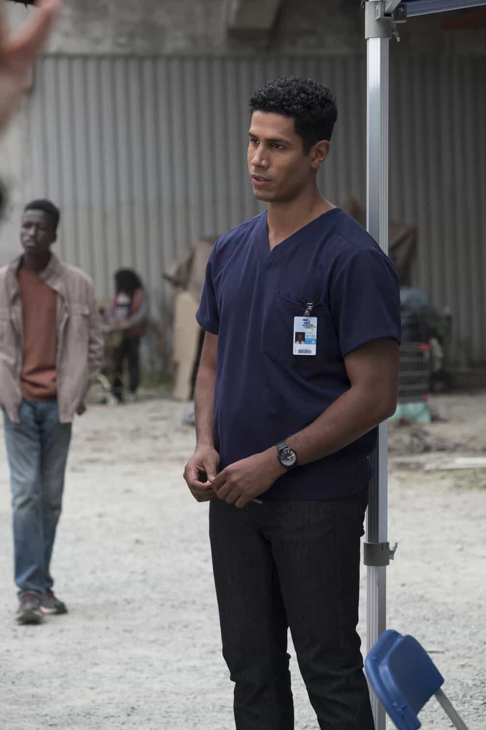 THE GOOD DOCTOR - "Hello" - Shaun’s (Freddie Highmore) proposed treatment for a homeless patient puts him and Jared (Chuku Modu) in Andrews’ (Hill Harper) crosshairs. Meanwhile, Claire (Antonia Thomas) tries to overcome Melendez’s (Nicholas Gonzalez) reluctance to do a risky heart operation while Glassman (Richard Schiff) must overcome his personal feelings about his oncologist, Dr. Marina Blaize (guest star Lisa Edelstein), and face a difficult decision about his health, on the season premiere of "The Good Doctor," MONDAY, SEPT. 24 (10:00-11:00 p.m. EDT), on The ABC Television Network. (ABC/Jeff Weddell) CHUKU MODU