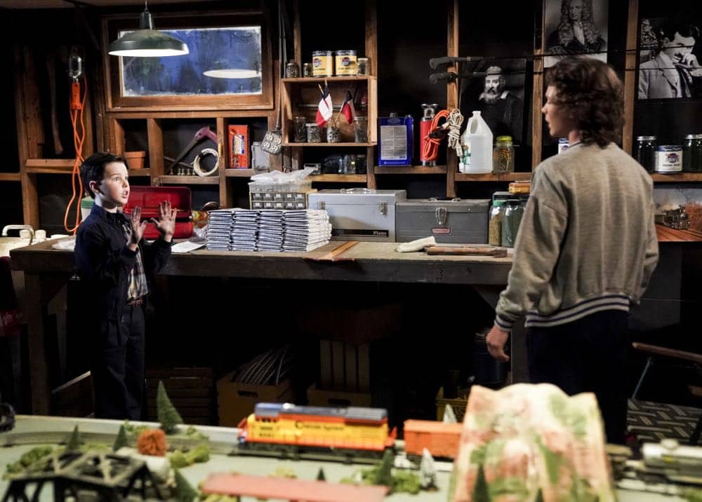 "A High-Pitched Buzz and Training Wheels" - Pictured: Sheldon (Iain Armitage) and Georgie (Montana Jordan). After Sheldon dismantles the refrigerator to stop an annoying hum, he gets a paper route to pay for the repairs, on the second season premiere of YOUNG SHELDON, on a special night, Monday, Sept. 24 (8:31-9:01 PM, ET/PT) on the CBS Television Network. Photo: Sonja Flemming/CBS é2018 CBS Broadcasting, Inc. All Rights Reserved