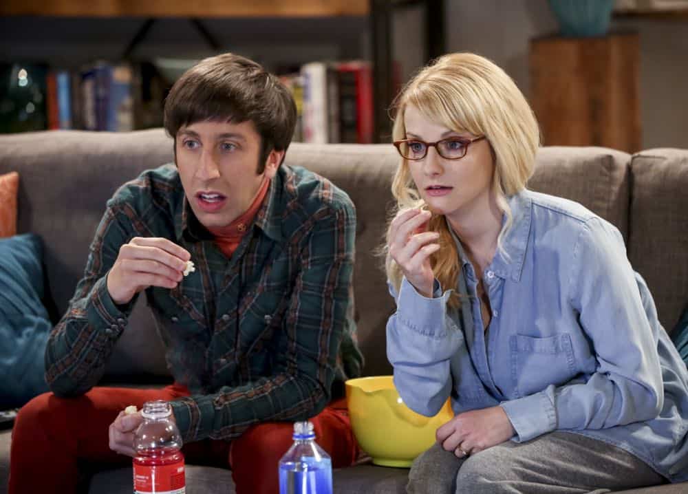 "The Conjugal Configuration" - Pictured: Howard Wolowitz (Simon Helberg) and Bernadette (Melissa Rauch). Sheldon and Amy's honeymoon runs aground in New York, while Penny and Leonard discover they are uncomfortably similar to Amy's parents, Mr. and Mrs. Fowler (Teller and Kathy Bates). Also, Koothrappali insults physicist Neil deGrasse Tyson and starts a Twitter war, on the 12th season premiere of THE BIG BANG THEORY, on a special night, Monday, Sept. 24 (8:00-8:30 PM, ET/PT) on the CBS Television Network. Photo: Michael Yarish/Warner Bros. Entertainment Inc. é 2018 WBEI. All rights reserved.