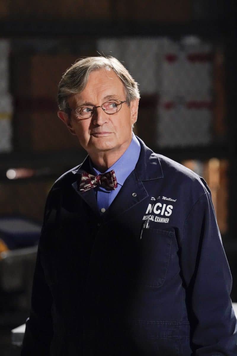 ÃÂLove Thy NeighborààAfter a Navy lieutenant is found murdered in his hot tub, the team interviews several families in the victimÃÂs peculiar neighborhood. Also, Torres must face the consequences after a volatile night out with Palmer, on NCIS, Tuesday, Oct. 2 (8:00-9:00 PM, ET/PT) on the CBS Television Network. Pictured: David McCallum Photo: Robert Voets/CBS é2018 CBS Broadcasting, Inc. All Rights Reserved
