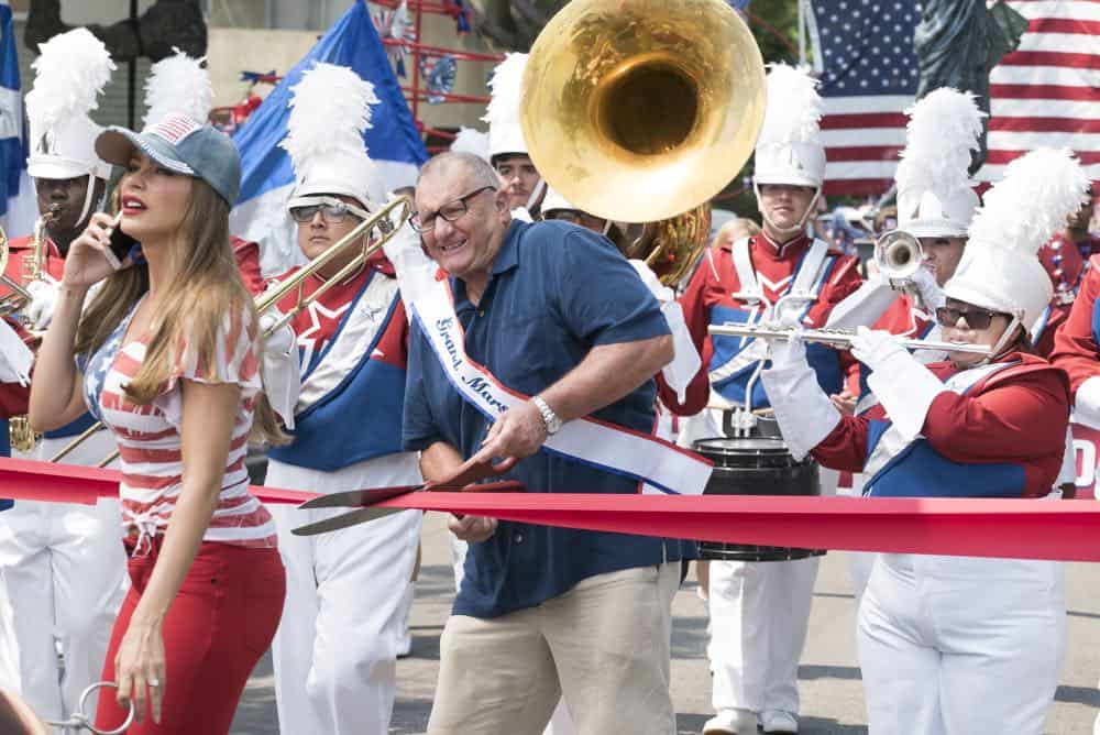 MODERN FAMILY - "I Love a Parade" - The Pritchett-Dunphy-Tucker clan are going to be setting off more than a few fireworks when they get together at the annual Fourth of July parade where Jay will be acting as the grand marshal. Meanwhile, Haley’s goodbye with Arvin before his trip to Switzerland doesn’t go as well as she pictured it and is distracted by the return of an old flame during the 10th season premiere, on "Modern Family," WEDNESDAY, SEPT. 26 (9:00-9:31 p.m. EDT), on The ABC Television Network. (ABC/Kelsey McNeal) SOFIA VERGARA, ED O'NEILL