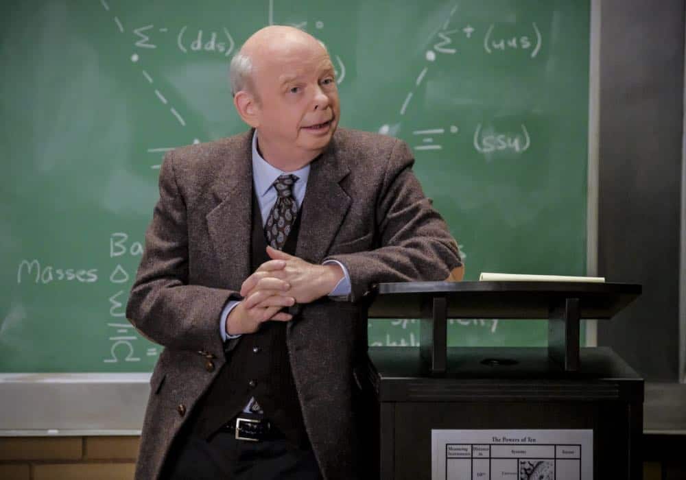 "A Rival Prodigy and Sir Isaac Neutron" - Pictured: Dr. John Sturgis. When Dr. Sturgis (Wallace Shawn) bonds with Paige (McKenna Grace), another ten year-old genius, Sheldon's jealousy leads Meemaw to intervene. Also, Mary invites Paige's family over for a play date, when YOUNG SHELDON airs in its regular time slot, Thursday, Sept. 27 (8:31-9:01 PM, ET/PT) on the CBS Television Network. Photo: Darren Michaels/Warner Bros. Entertainment Inc. é 2018 WBEI. All rights reserved.