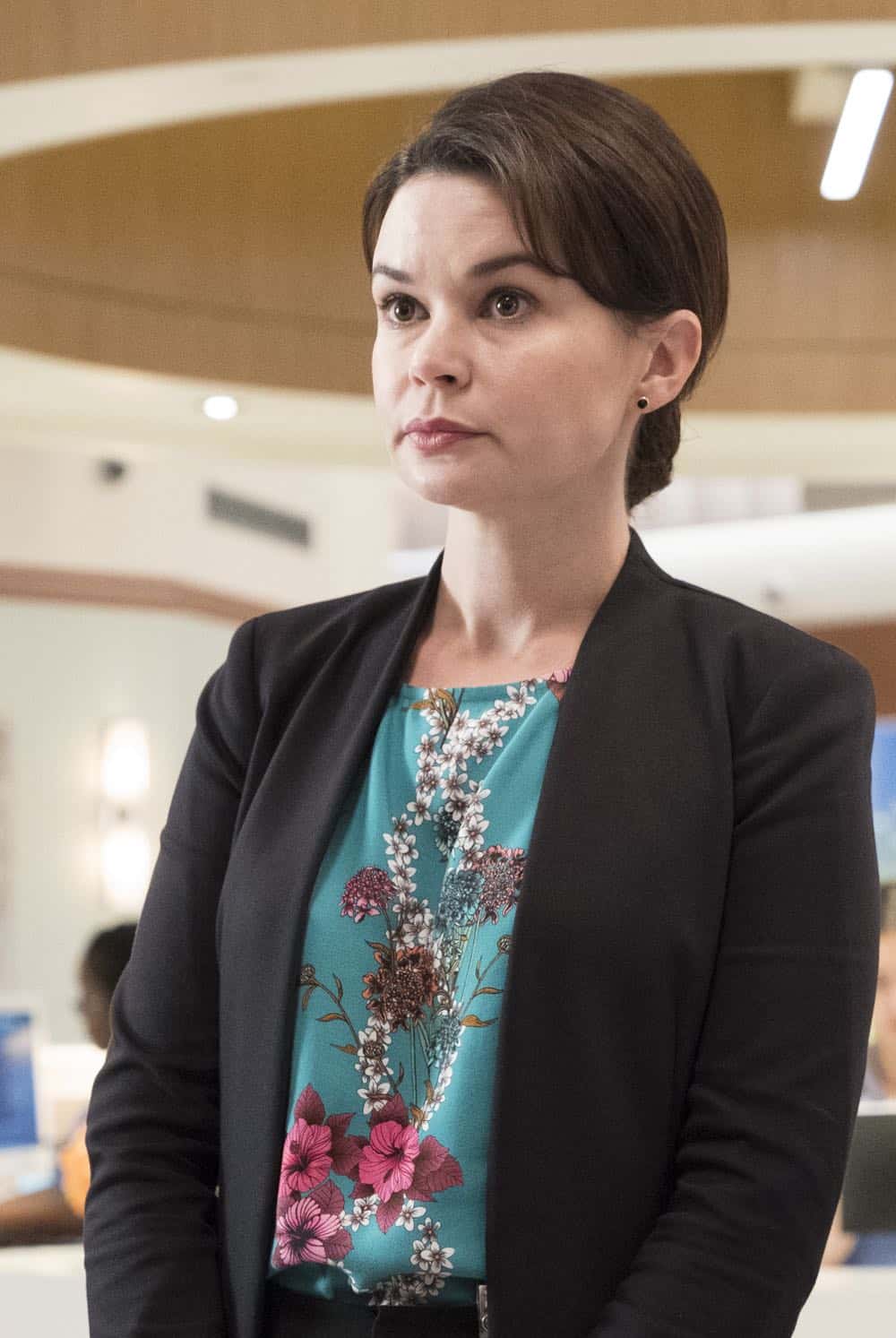 THE GOOD DOCTOR - "Middle Ground" - As Shaun pushes back against Dr. Melendez in order to treat a gravely ill hospital janitor and deal with the return of Lea, Dr. Lim risks a lawsuit and her career to help a teenage girl repair the damage caused by an archaic custom. Meanwhile, Dr. Glassman exercises demanding oversight with Dr. Blaize in choosing a doctor for his brain surgery, on the "The Good Doctor," MONDAY, OCT. 1 (10:00-11:00 p.m. EDT), on The ABC Television Network. (ABC/Bettina Strauss) JORDANA LARGY
