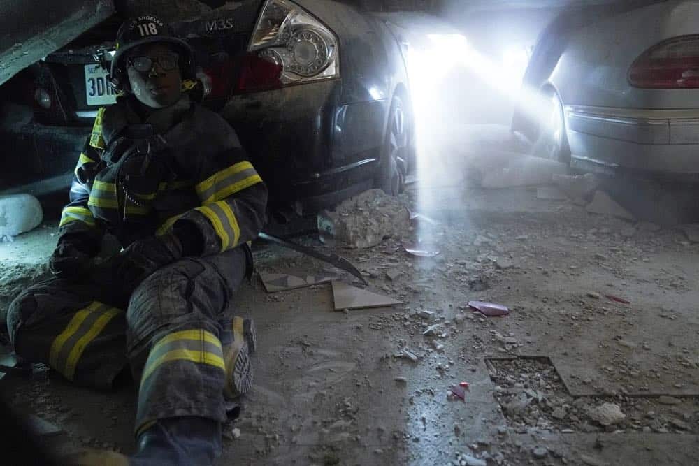 9-1-1: Aisha Hinds in the all-new “Help Is Not Coming” episode of 9-1-1 airing Monday, Oct. 1 (9:00-10:00 PM ET/PT) on FOX. © 2018 FOX Broadcasting. CR: Jack Zeman/FOX.