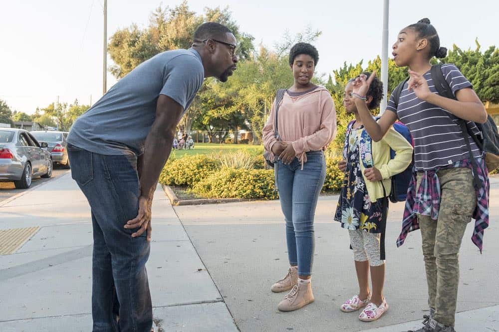 THIS IS US -- "A Philadelphia Story" Episode 302 -- Pictured: (l-r) Sterling K. Brown as Randall Pearson, Lyric Ross as Déjà, Faithe Herman as Annie Pearson, Eris Baker as Annie Pearson -- (Photo by: Ron Batzdorff/NBC)