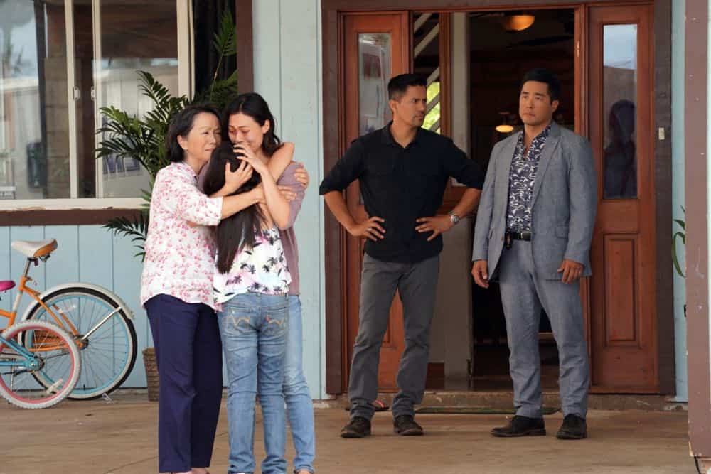 "The Woman Who Never Died" -- Magnum takes a case from fellow private investigator Luther Gillis to find the true identity of a man's comatose fiance when he learns that she's had severe facial surgery, on MAGNUM P.I., Monday, Oct. 8 (9:00-10:00 PM, ET/PT) on the CBS Television Network. Pictured L-R: Jay Hernandez as Thomas Magnum and Tim Kang as Det. Gordon Katsumoto Photo: Karen Neal/CBS é2018 CBS Broadcasting, Inc. All Rights Reserved