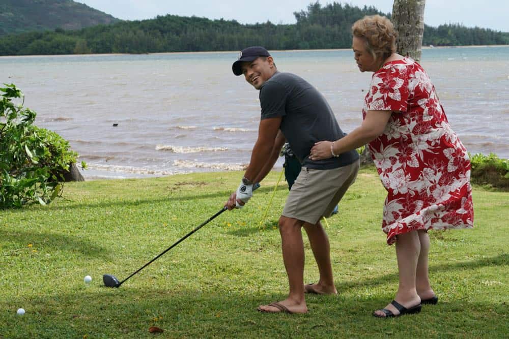 "The Woman Who Never Died" -- Magnum takes a case from fellow private investigator Luther Gillis to find the true identity of a man's comatose fiance when he learns that she's had severe facial surgery, on MAGNUM P.I., Monday, Oct. 8 (9:00-10:00 PM, ET/PT) on the CBS Television Network. Pictured L-R: Jay Hernandez as Thomas Magnum and Amy Hill as Teuila "Kumu" Tuileta Photo: Karen Neal/CBS é2018 CBS Broadcasting, Inc. All Rights Reserved "The Woman Who Never Died" -- Magnum takes a case from fellow private investigator Luther Gillis to find the true identity of a man's comatose fiance when he learns that she's had severe facial surgery, on MAGNUM P.I., Monday, Oct. 8 (9:00-10:00 PM, ET/PT) on the CBS Television Network. Pictured L-R: Jay Hernandez as Thomas Magnum and Amy Hill as Teuila "Kumu" Tuileta Photo: Karen Neal/CBS é2018 CBS Broadcasting, Inc. All Rights Reserved