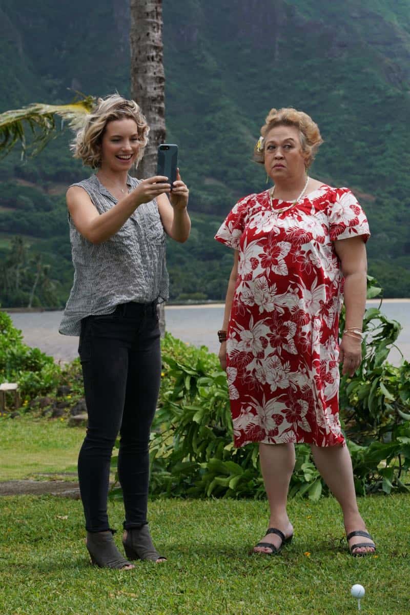 "The Woman Who Never Died" -- Magnum takes a case from fellow private investigator Luther Gillis to find the true identity of a man's comatose fiance when he learns that she's had severe facial surgery, on MAGNUM P.I., Monday, Oct. 8 (9:00-10:00 PM, ET/PT) on the CBS Television Network. Pictured L-R: Perdita Weeks as Juliet Higgins and Amy Hill as Teuila "Kumu" Tuileta Photo: Karen Neal/CBS é2018 CBS Broadcasting, Inc. All Rights Reserved