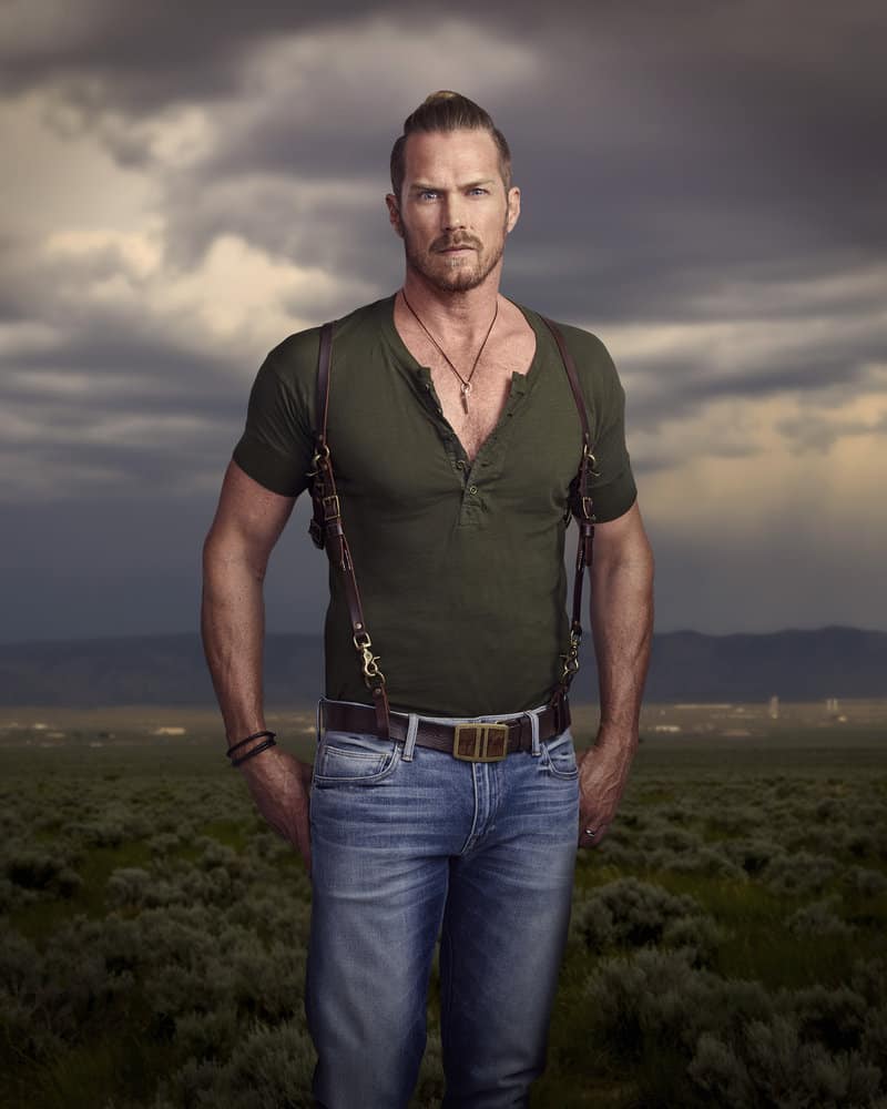 MIDNIGHT, TEXAS -- Season: 2 -- Pictured: Jason Lewis as Joe -- (Photo by: Virginia Sherwood/NBC) MIDNIGHT, TEXAS -- Season: 2 -- Pictured: Jason Lewis as Joe -- (Photo by: Virginia Sherwood/NBC)
