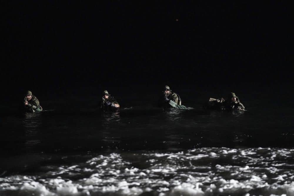 "Fracture" -- Jason and Bravo Team head to the Gulf of Guinea to rescue American hostages after an oil platform is overtaken by armed militants, on the second season premiere of SEAL TEAM, Wednesday, Oct. 3 (9:00-10:00 PM, ET/PT) on the CBS Television Network. Pictured L to R: AJ Buckley as Sonny Quinn, Max Thieriot as Clay Spenser, David Boreanaz as Jason Hayes and Justin Melnick as Brock. Photo: Monty Brinton/CBS é2018 CBS Broadcasting, Inc. All Rights Reserved "Fracture" -- Jason and Bravo Team head to the Gulf of Guinea to rescue American hostages after an oil platform is overtaken by armed militants, on the second season premiere of SEAL TEAM, Wednesday, Oct. 3 (9:00-10:00 PM, ET/PT) on the CBS Television Network. Pictured L to R: AJ Buckley as Sonny Quinn, Max Thieriot as Clay Spenser, David Boreanaz as Jason Hayes and Justin Melnick as Brock. Photo: Monty Brinton/CBS é2018 CBS Broadcasting, Inc. All Rights Reserved