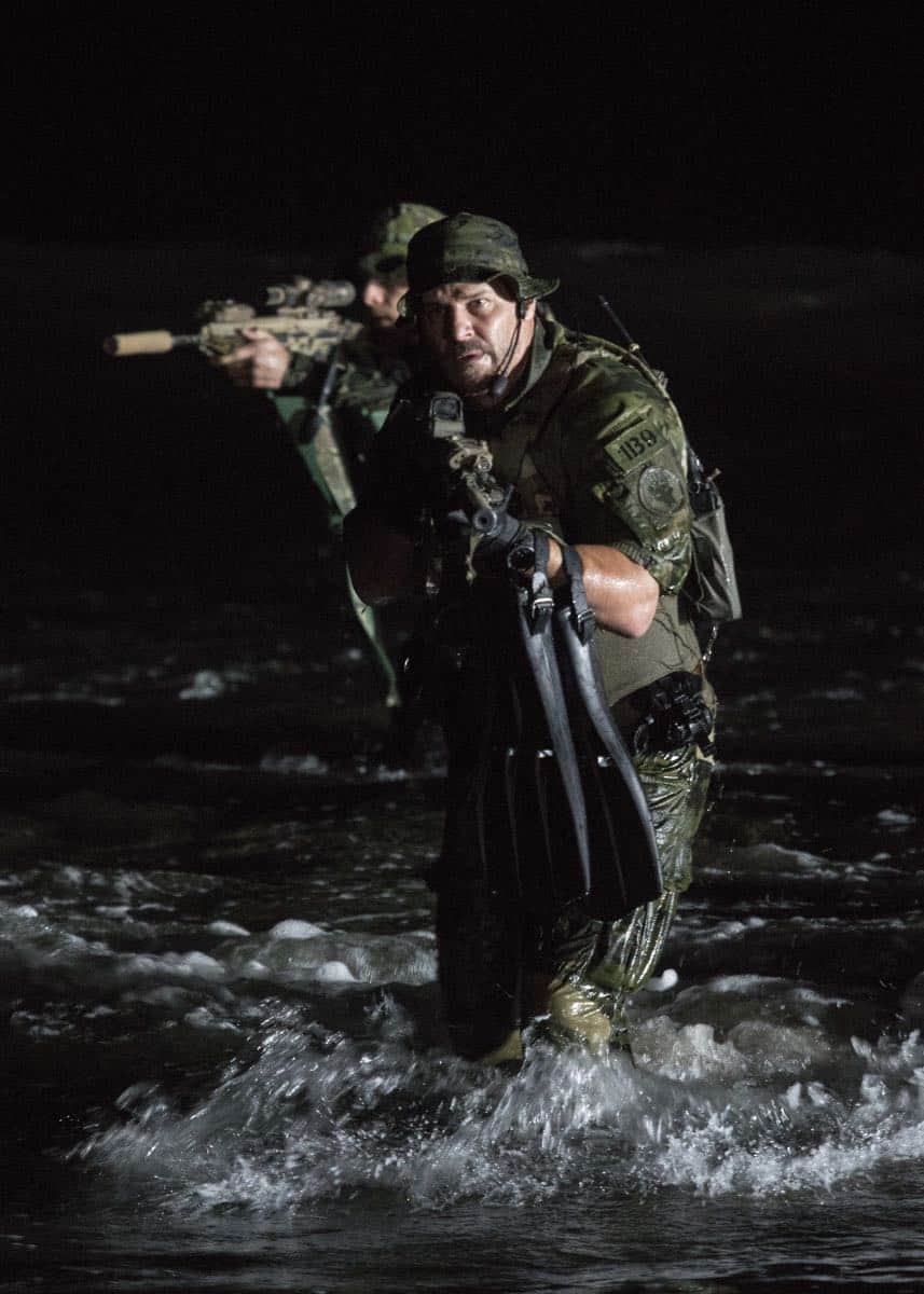 "Fracture" -- Jason and Bravo Team head to the Gulf of Guinea to rescue American hostages after an oil platform is overtaken by armed militants, on the second season premiere of SEAL TEAM, Wednesday, Oct. 3 (9:00-10:00 PM, ET/PT) on the CBS Television Network. Pictured: David Boreanaz as Jason Hayes. Photo: Monty Brinton/CBS é2018 CBS Broadcasting, Inc. All Rights Reserved