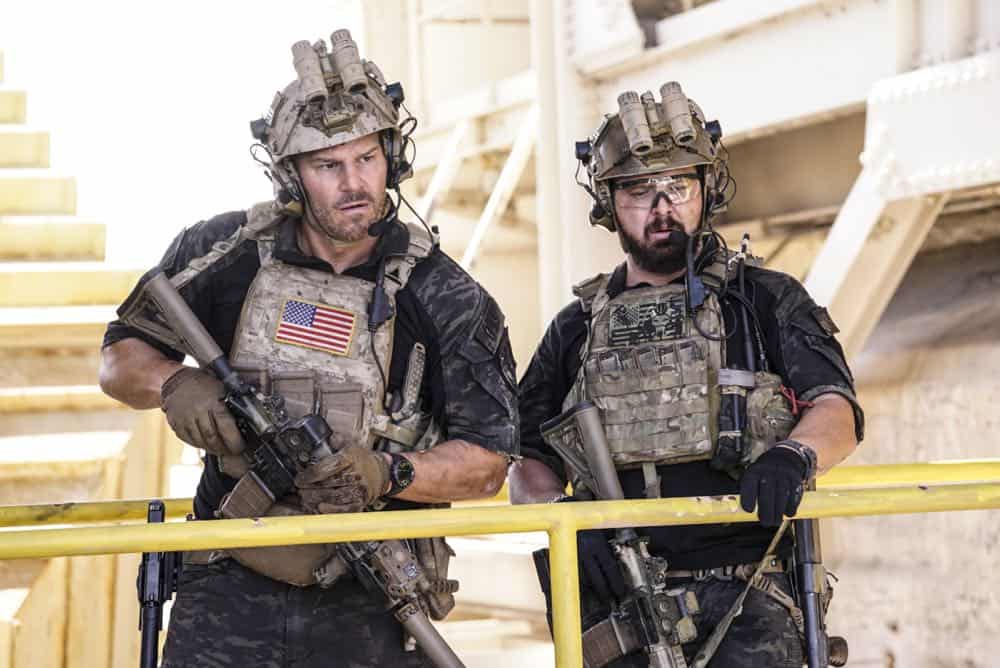 "Fracture" -- Jason and Bravo Team head to the Gulf of Guinea to rescue American hostages after an oil platform is overtaken by armed militants, on the second season premiere of SEAL TEAM, Wednesday, Oct. 3 (9:00-10:00 PM, ET/PT) on the CBS Television Network. Pictured L to R: David Boreanaz as Jason Hayes and AJ Buckley as Sonny Quinn. Photo: Cliff Lipson/CBS é2018 CBS Broadcasting, Inc. All Rights Reserved