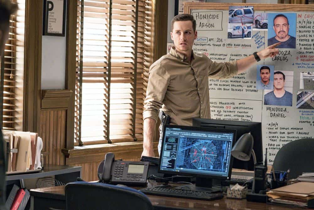 CHICAGO P.D. -- "Endings" Episode 603 -- Pictured: Jesse Lee Soffer as Jay Halstead -- (Photo by: Matt Dinerstein/NBC)