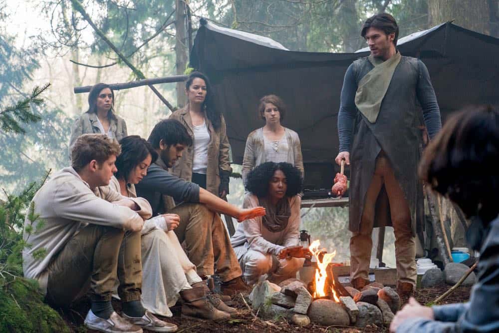 VAN HELSING -- "Fresh Tendrils" Episode 301 -- Pictured: (l-r) -- (Photo by: Dan Power/Nomadic Pictures Inc./SYFY) VAN HELSING -- "Fresh Tendrils" Episode 301 -- Pictured: (l-r) -- (Photo by: Dan Power/Nomadic Pictures Inc./SYFY)