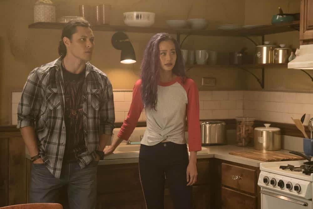 THE GIFTED: L-R: Blair Redford and Jamie Chung in the "coMplications" episode of THE GIFTED airing Tuesday, Oct. 9 (8:00-9:00 PM ET/PT) on FOX. ©2018 Fox Broadcasting Co. Cr: Annette Brown/FOX. THE GIFTED: L-R: Blair Redford and Jamie Chung in the "coMplications" episode of THE GIFTED airing Tuesday, Oct. 9 (8:00-9:00 PM ET/PT) on FOX. ©2018 Fox Broadcasting Co. Cr: Annette Brown/FOX.
