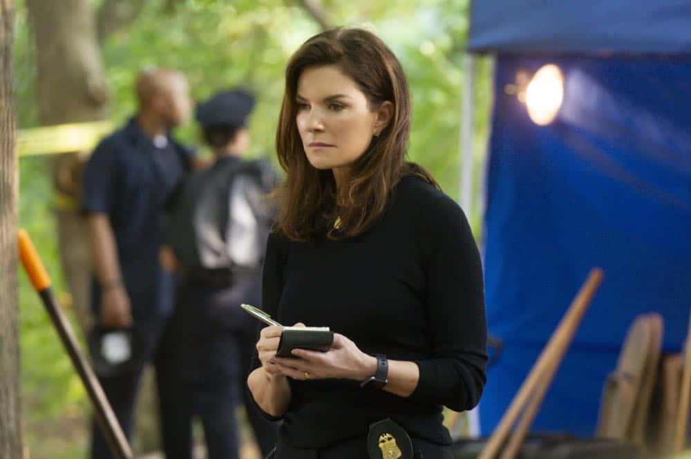 ÃÂPreyààSpecial Agent Maggie Bell, Special Agent OA Zidan and the team investigate the murders of 18 young women with help from a survivor associated with the deceased, on FBI, Tuesday, Oct. 9 (9:00-10:00 PM, ET/PT) on the CBS Television Network. Pictured: Sela Ward Photo: Jeffrey Neira/CBS é2018 CBS Broadcasting, Inc. All Rights Reserved
