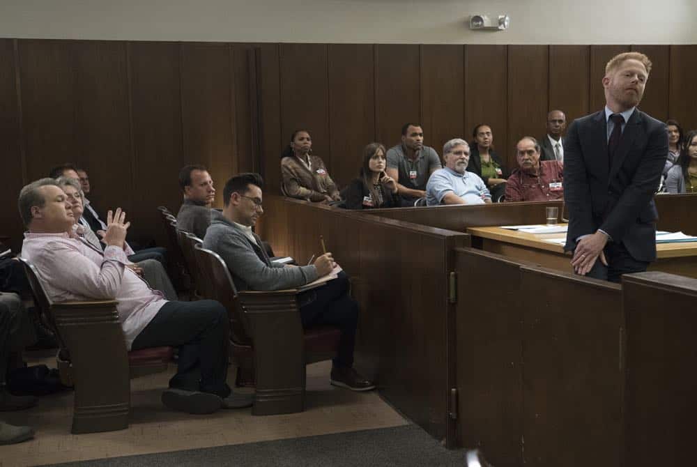 MODERN FAMILY - "A Sketchy Area" - Phil stumbles into an exciting new career after dropping by Luke's college; while Claire deals with her dad, Jay, and the merger of Pritchett's Closets with a tech-savvy, hipper company. Meanwhile, Mitch's new high-profile case as an assistant district attorney is marred by an unflattering courtroom sketch by the resident artist (Dan Levy), on "Modern Family," WEDNESDAY, OCT. 10 (9:00-9:31 p.m. EDT), on The ABC Television Network. (ABC/Eric McCandless) ERIC STONESTREET, DAN LEVY, JESSE TYLER FERGUSON