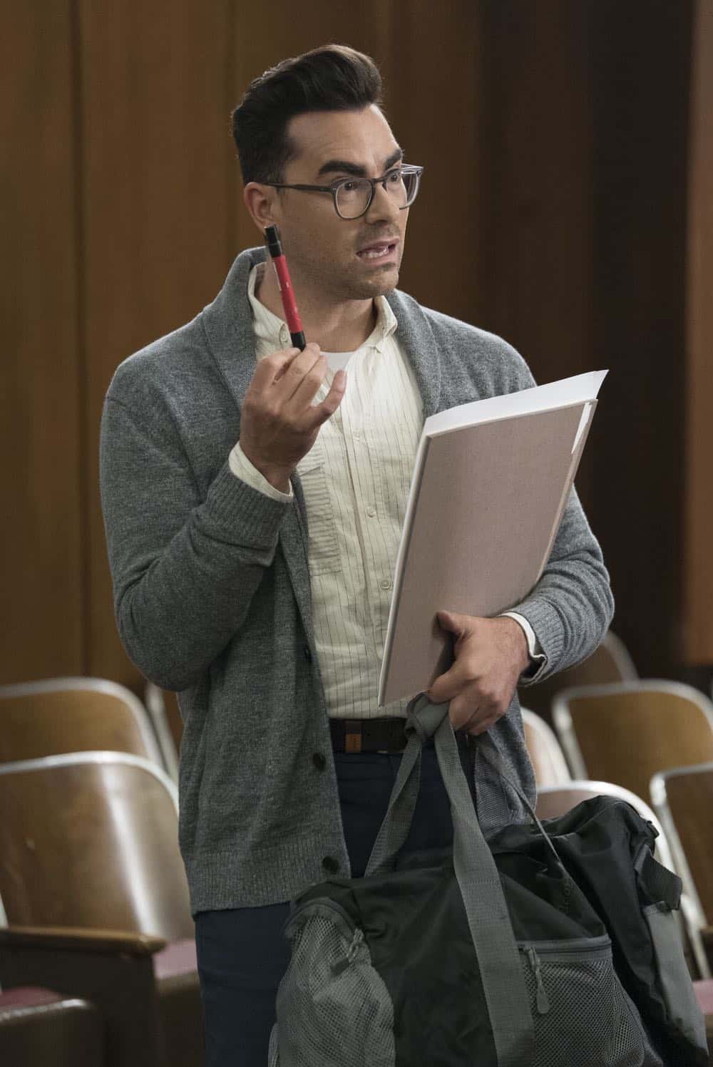 MODERN FAMILY - "A Sketchy Area" - Phil stumbles into an exciting new career after dropping by Luke's college; while Claire deals with her dad, Jay, and the merger of Pritchett's Closets with a tech-savvy, hipper company. Meanwhile, Mitch's new high-profile case as an assistant district attorney is marred by an unflattering courtroom sketch by the resident artist (Dan Levy), on "Modern Family," WEDNESDAY, OCT. 10 (9:00-9:31 p.m. EDT), on The ABC Television Network. (ABC/Eric McCandless) DAN LEVY