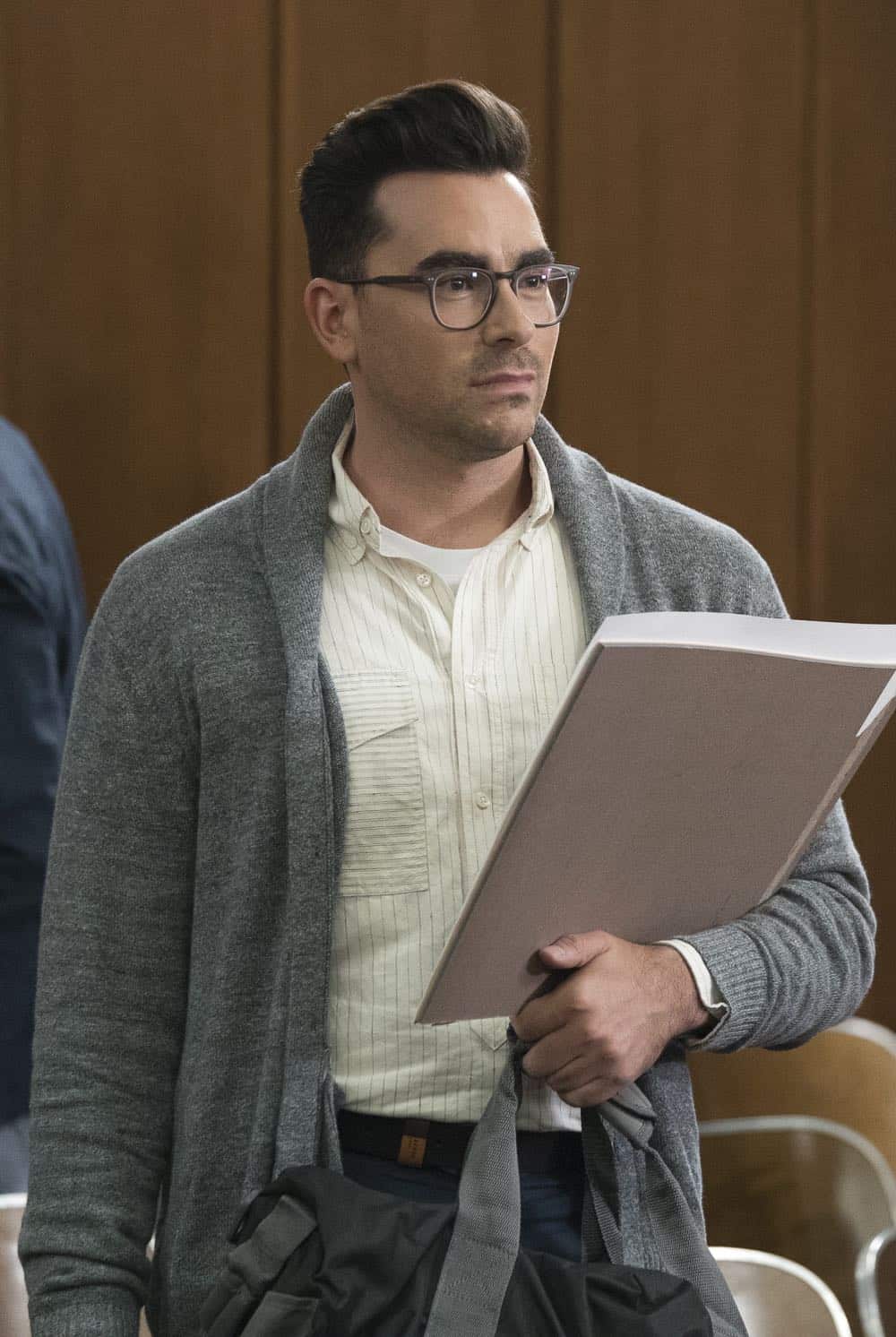 MODERN FAMILY - "A Sketchy Area" - Phil stumbles into an exciting new career after dropping by Luke's college; while Claire deals with her dad, Jay, and the merger of Pritchett's Closets with a tech-savvy, hipper company. Meanwhile, Mitch's new high-profile case as an assistant district attorney is marred by an unflattering courtroom sketch by the resident artist (Dan Levy), on "Modern Family," WEDNESDAY, OCT. 10 (9:00-9:31 p.m. EDT), on The ABC Television Network. (ABC/Eric McCandless) DAN LEVY