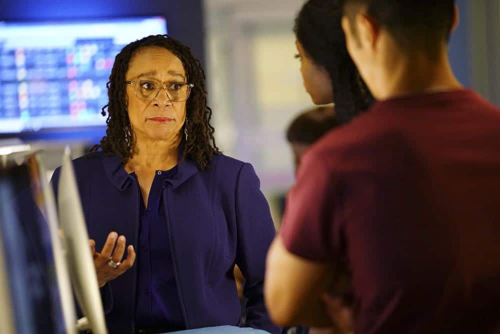 CHICAGO MED -- "Heavy Is The Head" Episode 403 -- Pictured: S. Epatha Merkerson as Sharon Goodwin -- (Photo by: Elizabeth Sisson/NBC)
