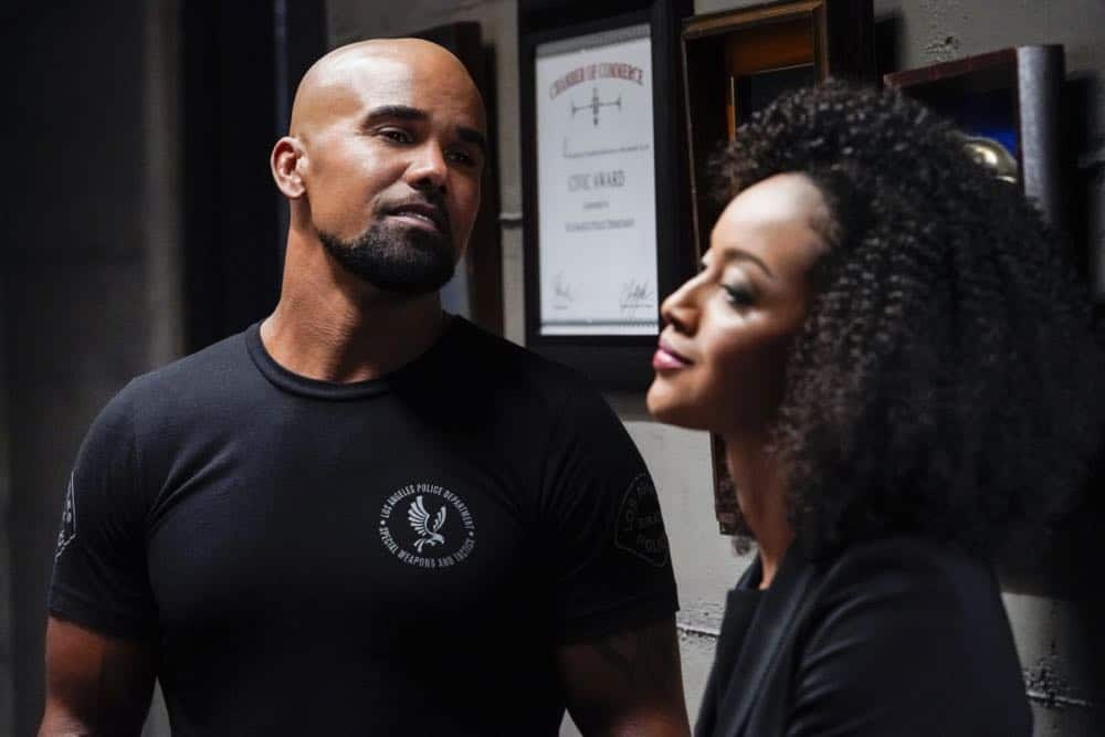 ââ¬Ã
ÂFire and Smokeââ¬àââ¬" The SWAT team is enlisted by Hondo's new romantic interest, Deputy District Attorney Nia Wells (Nikiva Dionne), to protect the jurors of a high-profile bribery trial, after some of them are targeted by organized crime in a series of fire-bombings, on S.W.A.T., Thursday, Oct. 11 (10:00-11:00 PM, ET/PT) on the CBS Television Network. Pictured L to R: Shemar Moore as Daniel ââ¬Ã
ÂHondoââˆHarrelson, and Nikiva Dionne as Nia Wells. Photo: Robert Voets/CBS ÃÂé2018 CBS Broadcasting, Inc. All Rights Reserved