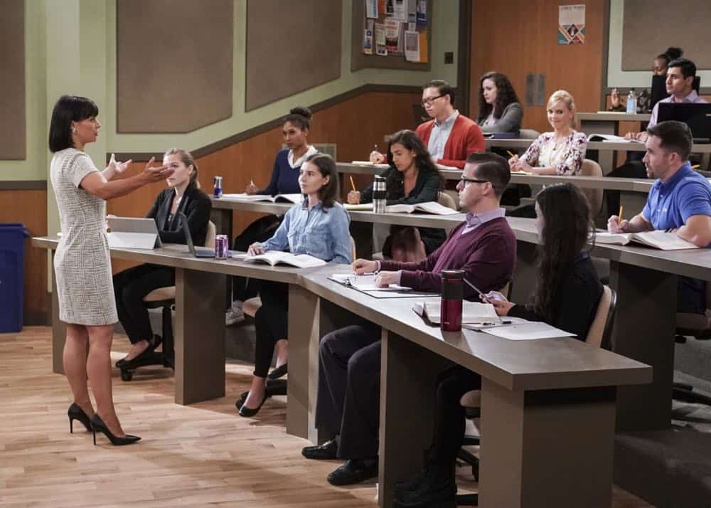 "Ambulance Chasers and a Babbling Brook" -- Christy's demanding law professor (Constance Zimmer) leans a little too hard on her for support, and Bonnie's plan to trick Adam into choosing a wedding venue backfires, on MOM, Thursday, date (9:01-9:30 PM, ET/PT) on the CBS Television Network. Pictured L to R: Constance Zimmer as Professor Turner and Anna Faris as Christy. Photo: Monty Brinton/CBS é2018 CBS Broadcasting, Inc. All Rights Reserved