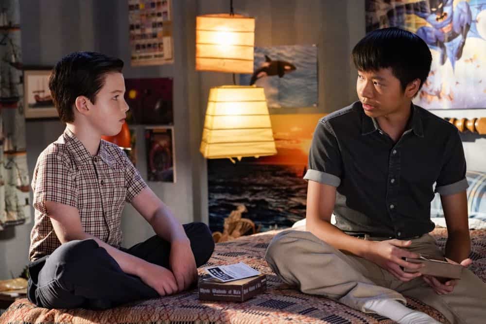 "A Financial Secret and Fish Sauce" - Pictured: Sheldon (Iain Armitage) and Tam (Ryan Phuong). When George Sr. asks Sheldon to keep a secret from Mary, the stress of not being honest drives Sheldon to hideout at Tam's for his first sleepover, on YOUNG SHELDON, Thursday, Oct. 11 (8:31-9:01 PM, ET/PT) on the CBS Television Network. Photo: Robert Voets/Warner Bros. Entertainment Inc. é 2018 WBEI. All rights reserved.