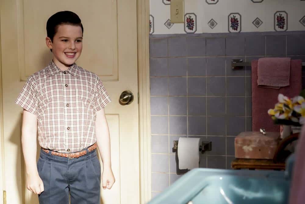 "A Financial Secret and Fish Sauce" - Pictured: Sheldon (Iain Armitage). When George Sr. asks Sheldon to keep a secret from Mary, the stress of not being honest drives Sheldon to hideout at Tam's for his first sleepover, on YOUNG SHELDON, Thursday, Oct. 11 (8:31-9:01 PM, ET/PT) on the CBS Television Network. Photo: Robert Voets/Warner Bros. Entertainment Inc. é 2018 WBEI. All rights reserved.
