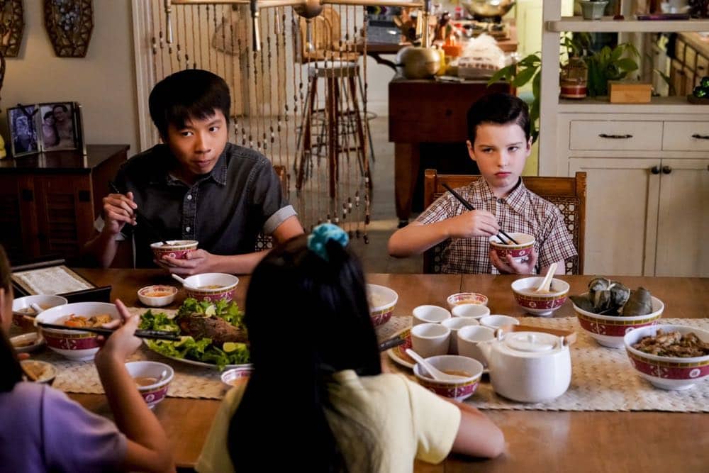 "A Financial Secret and Fish Sauce" - Pictured: Tam (Ryan Phuong) and Sheldon (Iain Armitage). When George Sr. asks Sheldon to keep a secret from Mary, the stress of not being honest drives Sheldon to hideout at Tam's for his first sleepover, on YOUNG SHELDON, Thursday, Oct. 11 (8:31-9:01 PM, ET/PT) on the CBS Television Network. Photo: Robert Voets/Warner Bros. Entertainment Inc. é 2018 WBEI. All rights reserved.
