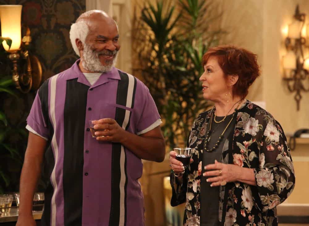 THE COOL KIDS: L-R: David Alan Grier and Vicki Lawrence in the "A Date With Destiny" episode of THE COOL KIDS airing Friday, Oct. 12 (8:30-9:00 PM ET/PT) on FOX. ©2018 Fox Broadcasting Co. Cr: Patrick McElhenney/FOX